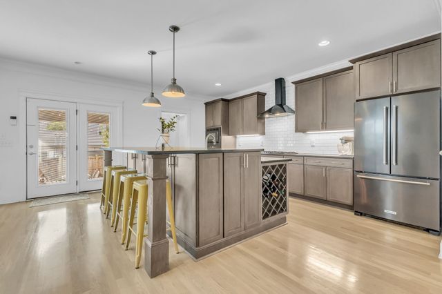 1433 14th Ave, S, Nashville, TN 37212