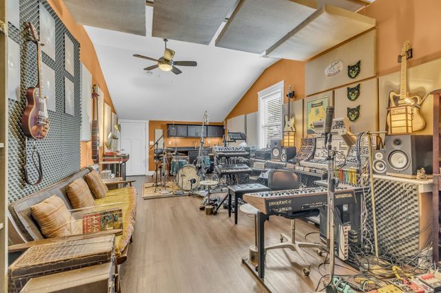 1433 14th Ave, S, Nashville, TN 37212