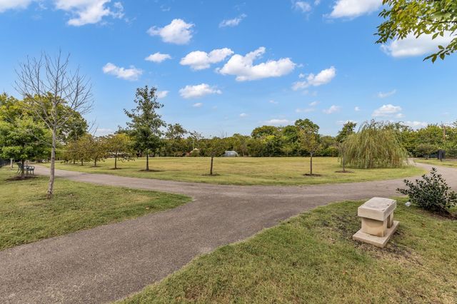 1433 14th Ave, S, Nashville, TN 37212