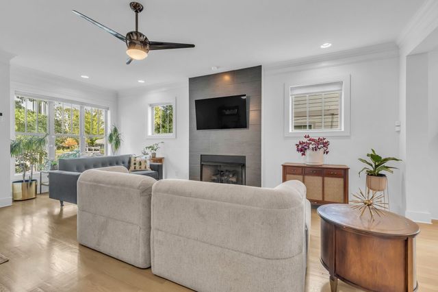 1433 14th Ave, S, Nashville, TN 37212