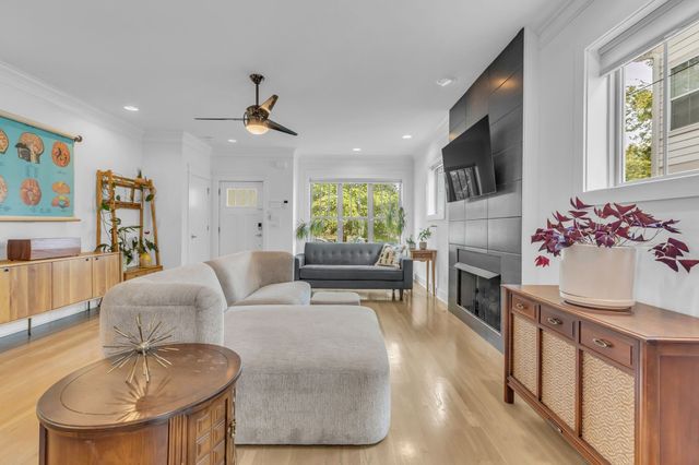 1433 14th Ave, S, Nashville, TN 37212