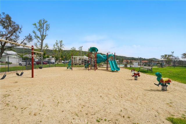 13691 Gavina Avenue 585, Sylmar, CA 91342