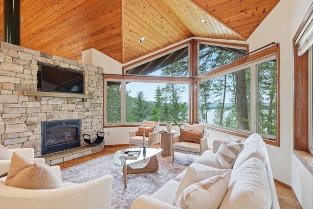 24324 E Tum Tum Dr, Liberty Lake, WA 99019