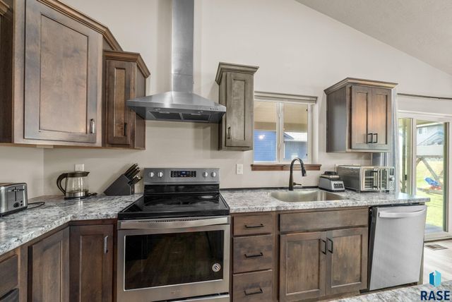 813 N Anthem Dr Drive, Sioux Falls, SD 57110