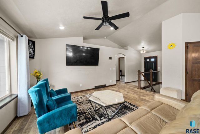 813 N Anthem Dr Drive, Sioux Falls, SD 57110