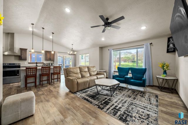 813 N Anthem Dr Drive, Sioux Falls, SD 57110