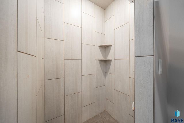 813 N Anthem Dr Drive, Sioux Falls, SD 57110