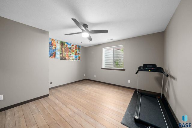 813 N Anthem Dr Drive, Sioux Falls, SD 57110