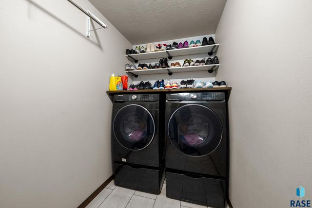 813 N Anthem Dr Drive, Sioux Falls, SD 57110