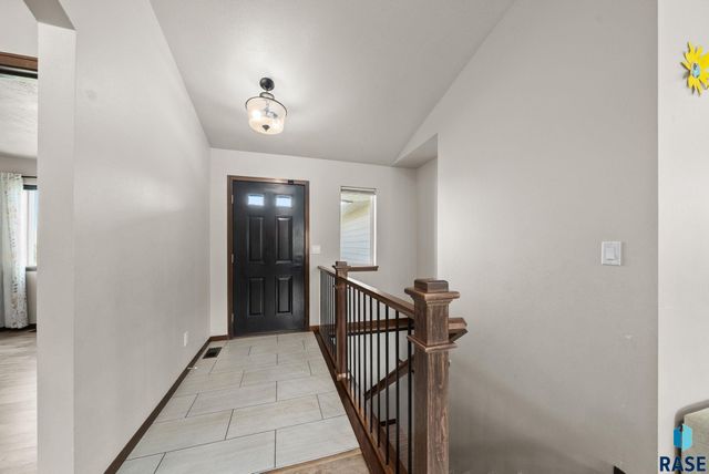 813 N Anthem Dr Drive, Sioux Falls, SD 57110