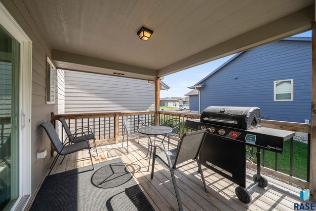 813 N Anthem Dr Drive, Sioux Falls, SD 57110