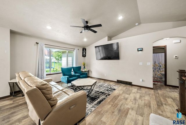 813 N Anthem Dr Drive, Sioux Falls, SD 57110