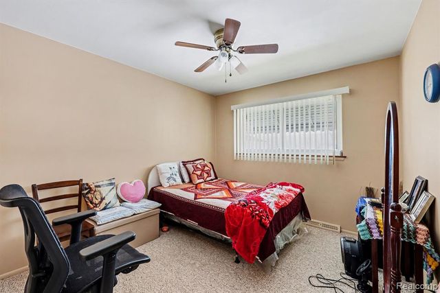 30955 Iroquois Drive, Warren, MI 48088