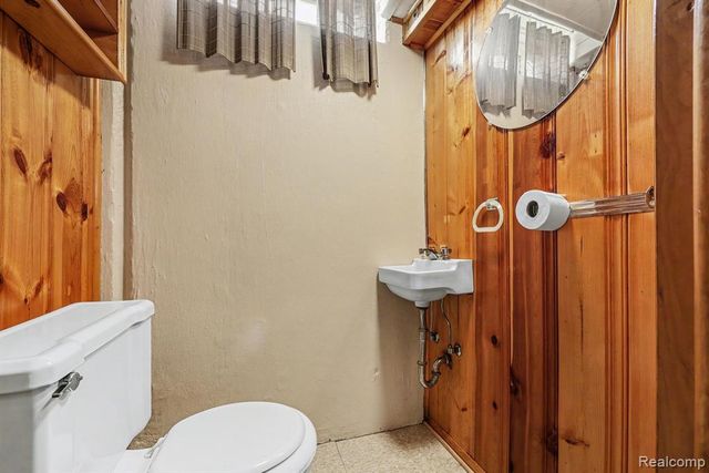 30955 Iroquois Drive, Warren, MI 48088