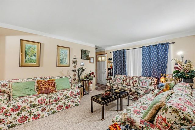 30955 Iroquois Drive, Warren, MI 48088