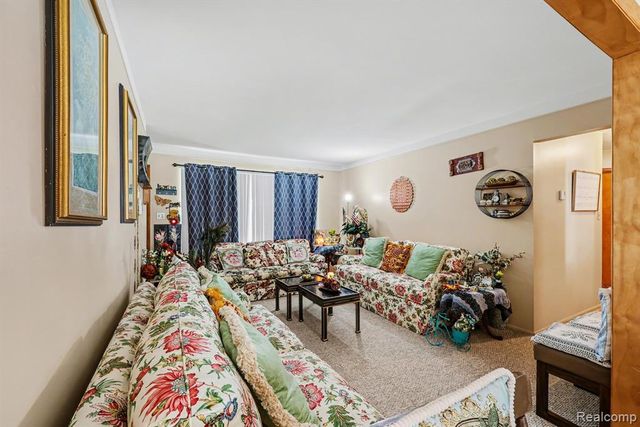 30955 Iroquois Drive, Warren, MI 48088