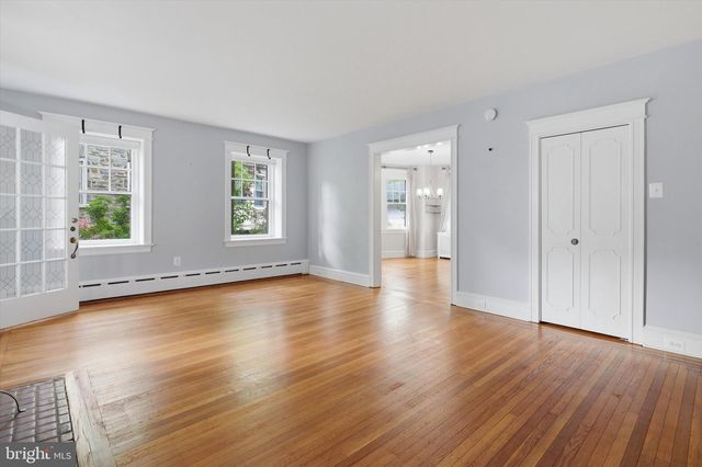 7811 LINDEN, Wyndmoor, PA 19038
