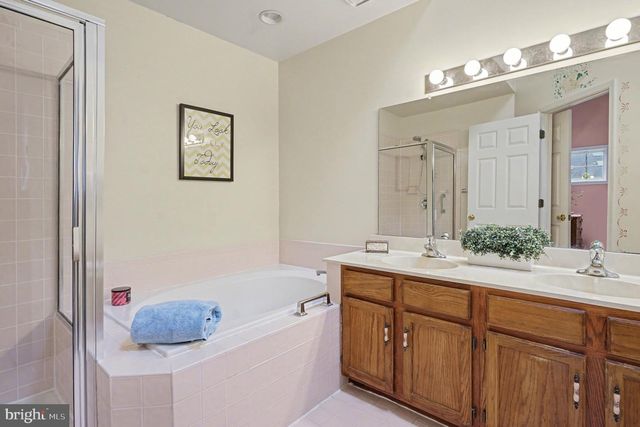 1706 COVENTRY POINTE LN, Pottstown, PA 19465