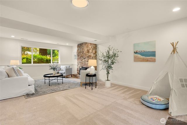 11117 157th Avenue NE, Redmond, WA 98052