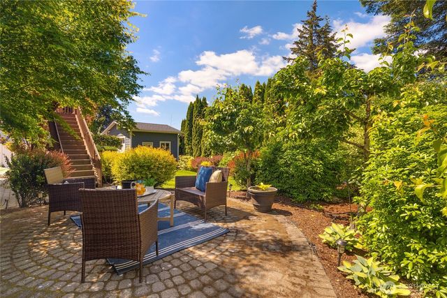 11117 157th Avenue NE, Redmond, WA 98052