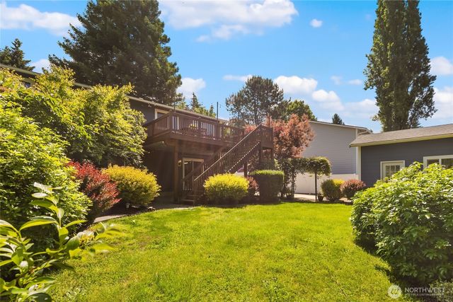 11117 157th Avenue NE, Redmond, WA 98052