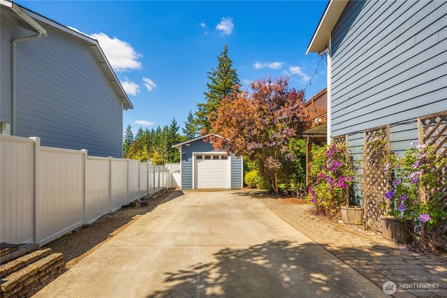 11117 157th Avenue NE, Redmond, WA 98052