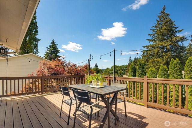 11117 157th Avenue NE, Redmond, WA 98052