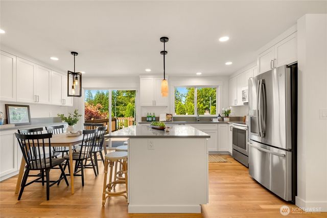 11117 157th Avenue NE, Redmond, WA 98052