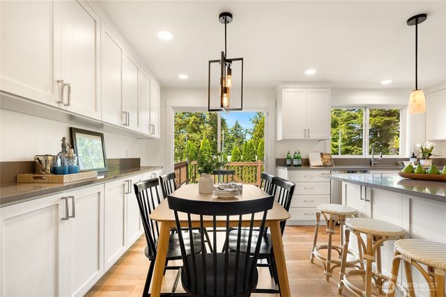11117 157th Avenue NE, Redmond, WA 98052