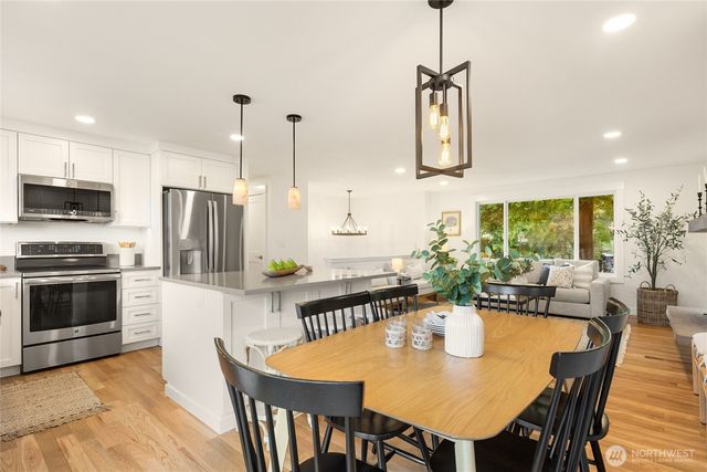 11117 157th Avenue NE, Redmond, WA 98052