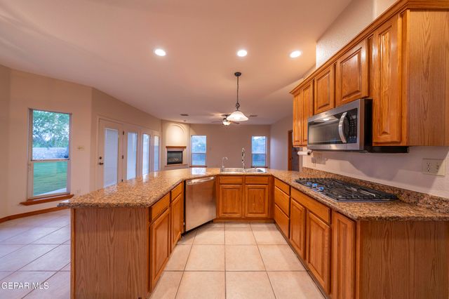 53 S TREVINO Road, Santa Teresa, NM 88008