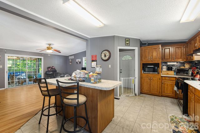 96 Fallswood Court, Hendersonville, NC 28739