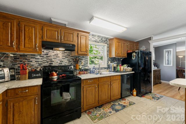 96 Fallswood Court, Hendersonville, NC 28739