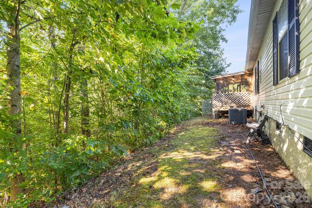 96 Fallswood Court, Hendersonville, NC 28739