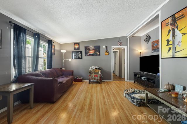 96 Fallswood Court, Hendersonville, NC 28739