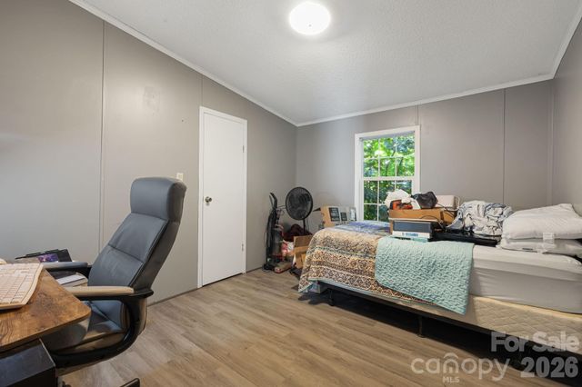 96 Fallswood Court, Hendersonville, NC 28739