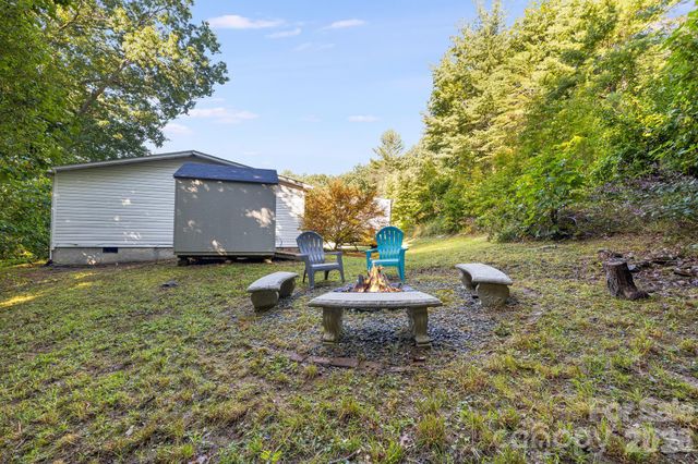 96 Fallswood Court, Hendersonville, NC 28739