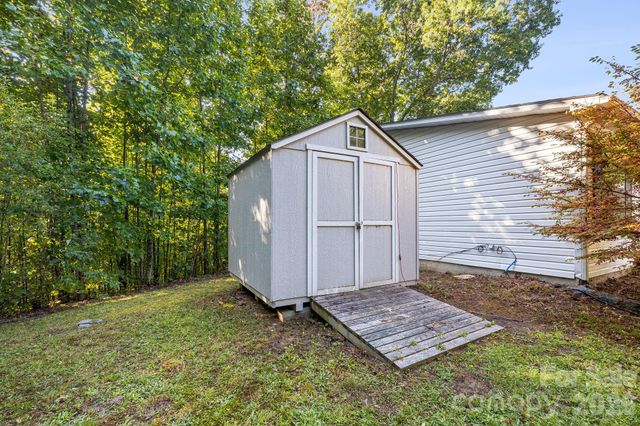 96 Fallswood Court, Hendersonville, NC 28739