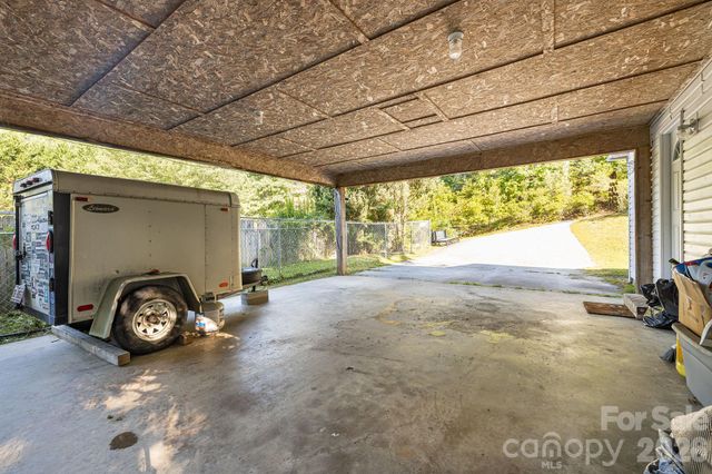 96 Fallswood Court, Hendersonville, NC 28739