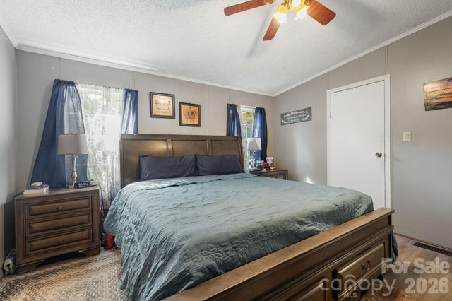 96 Fallswood Court, Hendersonville, NC 28739