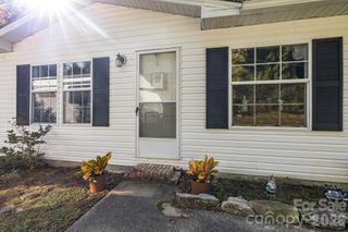 96 Fallswood Court, Hendersonville, NC 28739