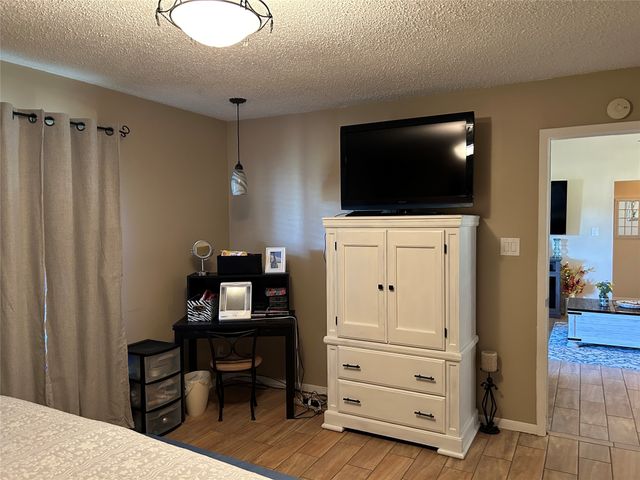 9885 Silver Creek Drive, Scurry, TX 75158