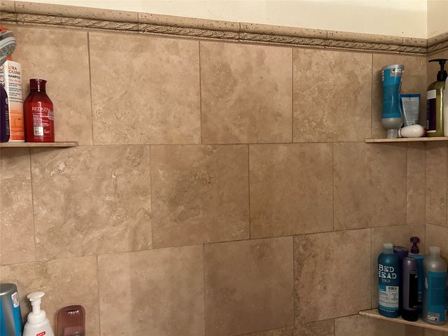 9885 Silver Creek Drive, Scurry, TX 75158