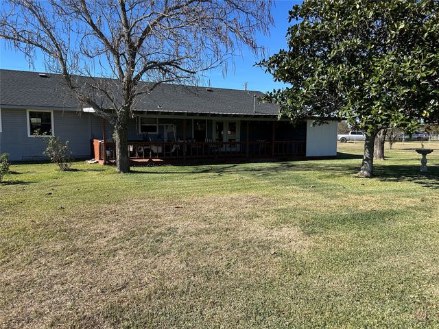 9885 Silver Creek Drive, Scurry, TX 75158