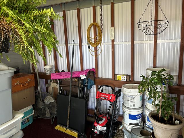 9885 Silver Creek Drive, Scurry, TX 75158