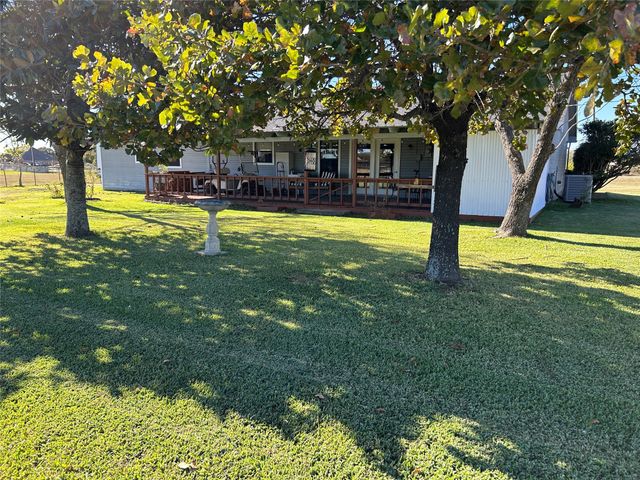 9885 Silver Creek Drive, Scurry, TX 75158