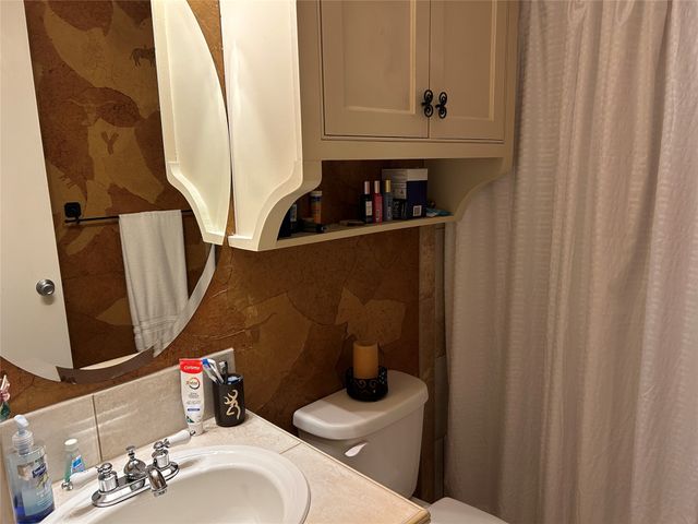 9885 Silver Creek Drive, Scurry, TX 75158