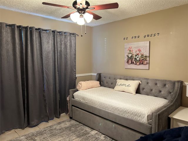 9885 Silver Creek Drive, Scurry, TX 75158