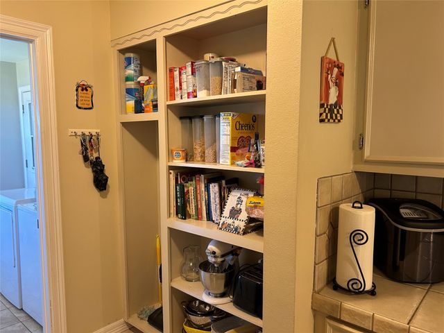 9885 Silver Creek Drive, Scurry, TX 75158