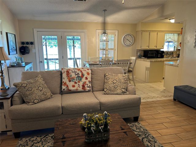 9885 Silver Creek Drive, Scurry, TX 75158